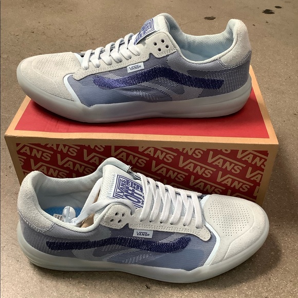 UltimateWaifle Transiucent delicate blue/limoges - Picture 2 of 4